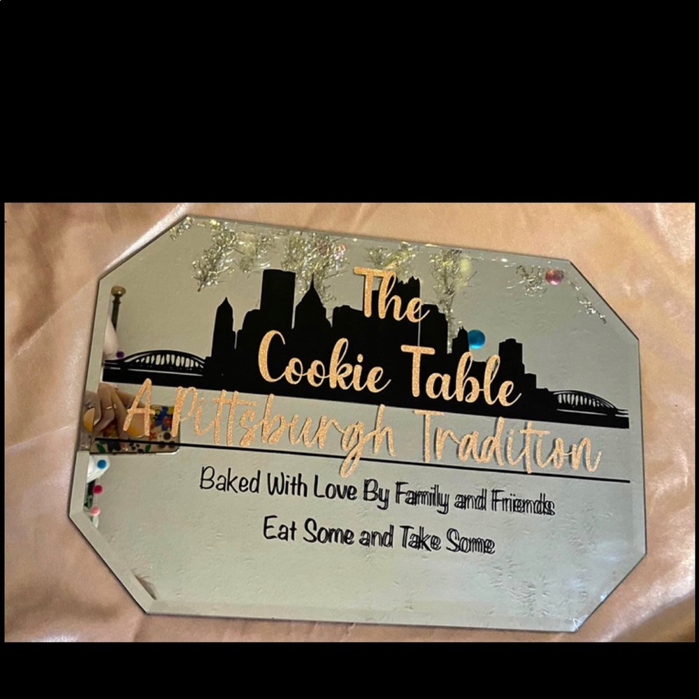 Cookie table mirror